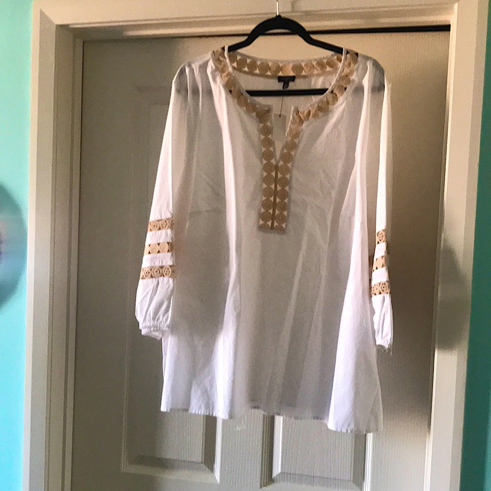 White Talbots tunic 3x from 2024 with cream detailing.